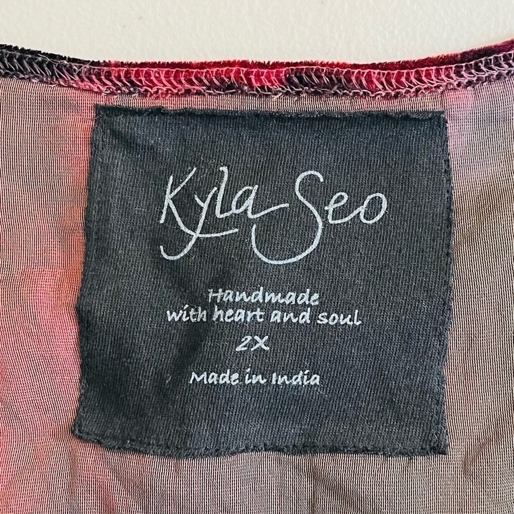 Kyla Seo Round Neck Velvet Tie Dye Tunic Top Women Size 2X Red/Black - Picture 2 of 11